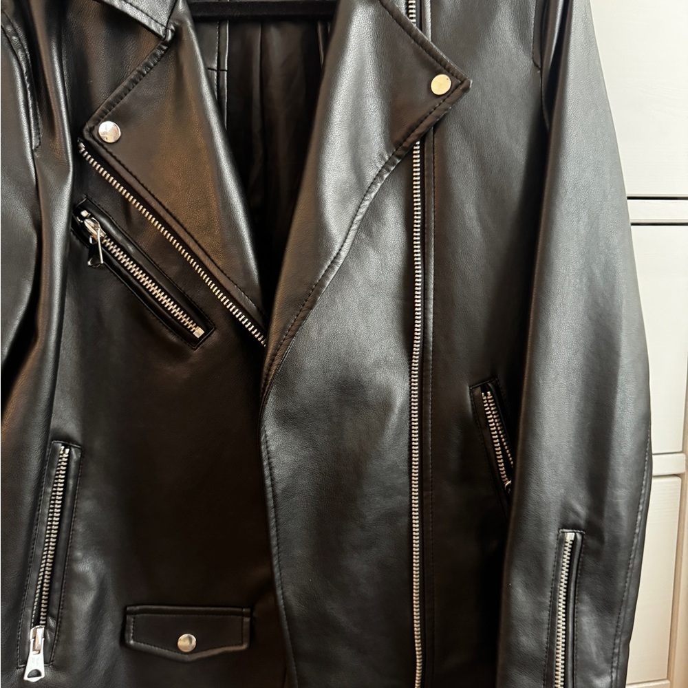 Black Leather Jacket - Oversized - image 5